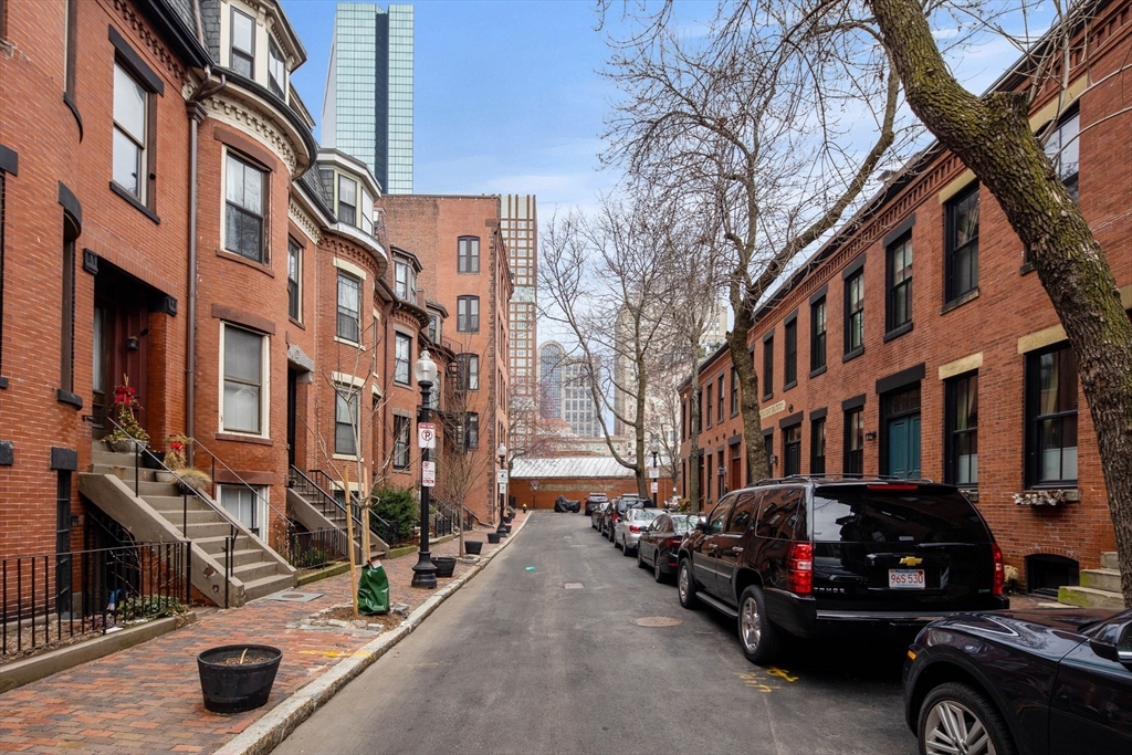 4 Cazenove Street # 1