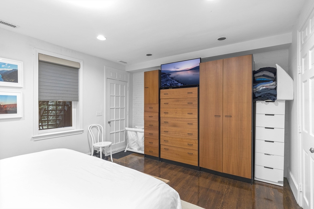 4 Cazenove Street # 1