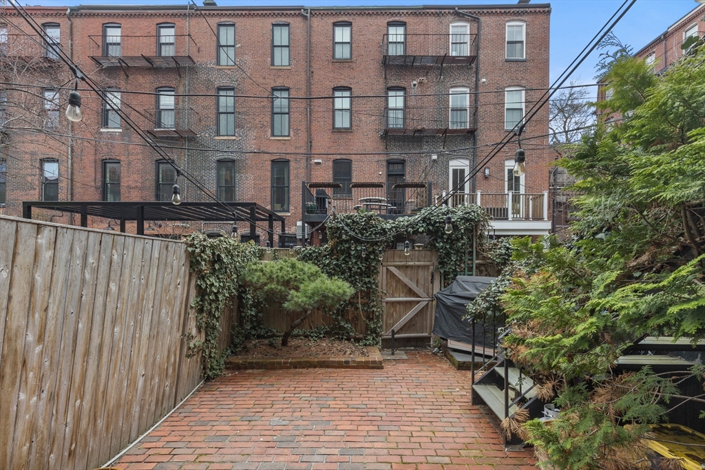 4 Cazenove Street # 1