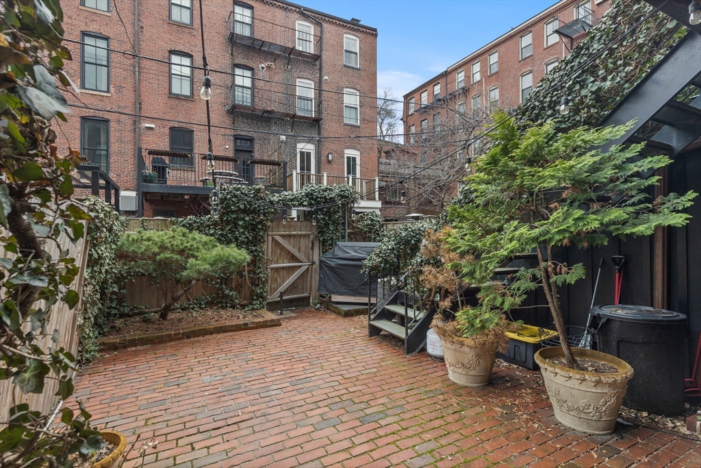 4 Cazenove Street # 1