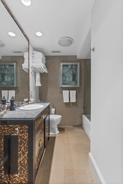 4 Cazenove Street # 1