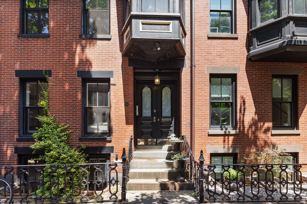 201 West Springfield # 3