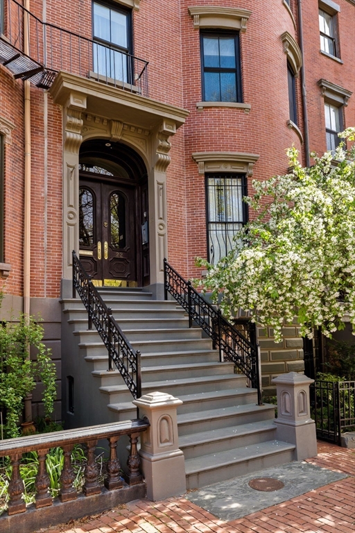 Triplex on Worcester Square