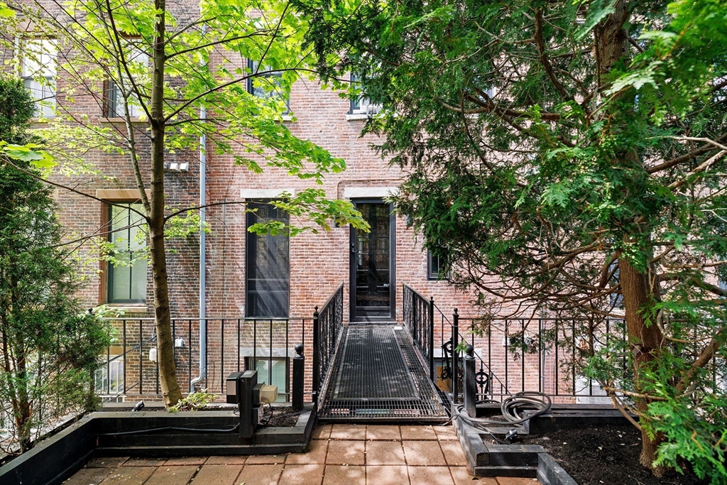 Triplex on Worcester Square