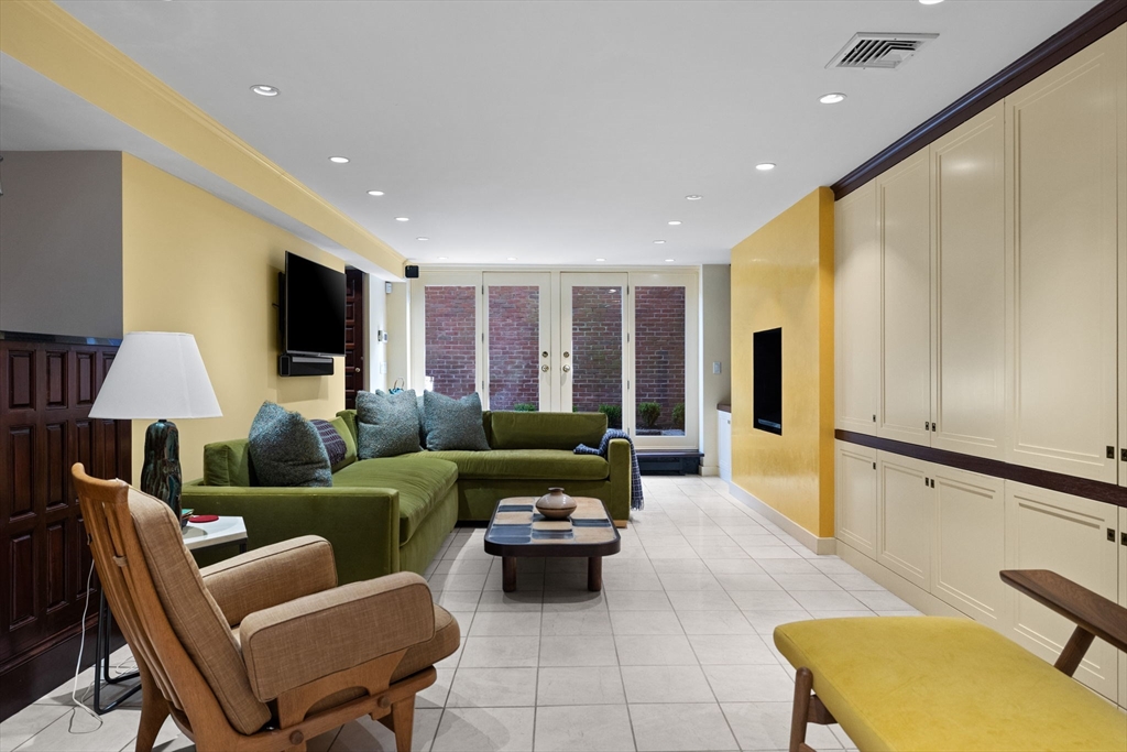 Triplex on Worcester Square