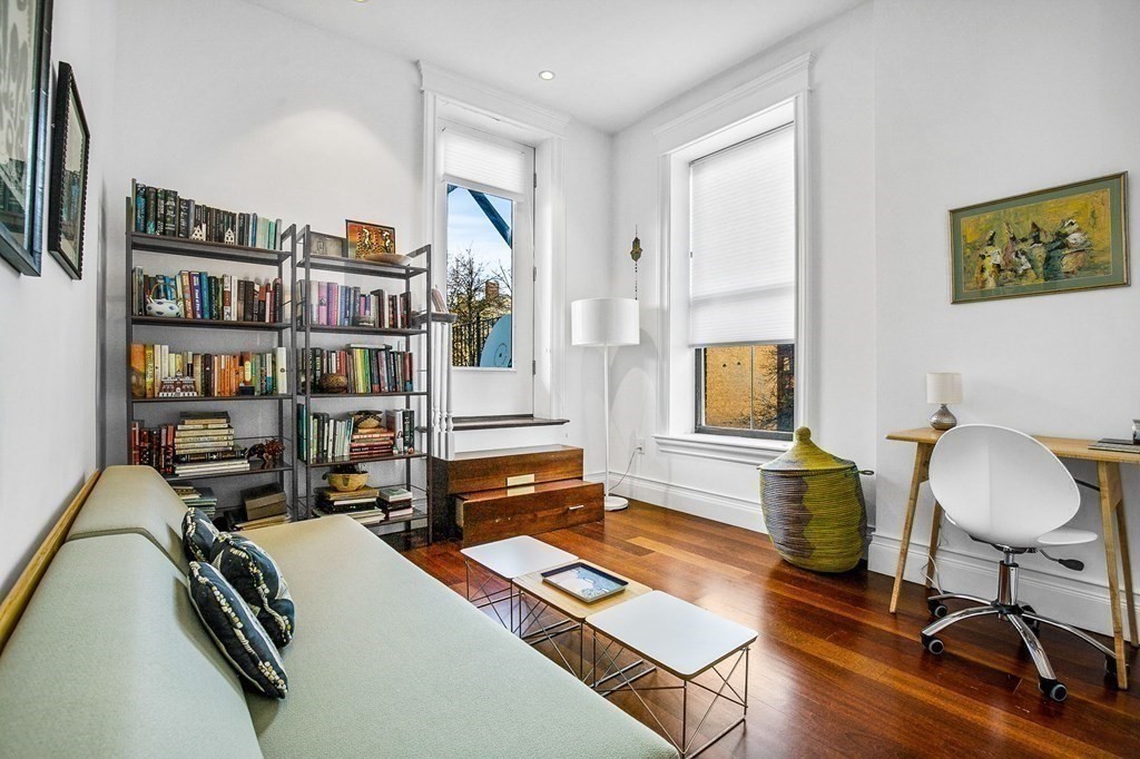 692 Tremont # 4, Boston Unit: 4