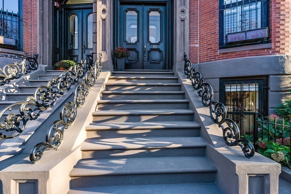 692 Tremont # 4, Boston Unit: 4