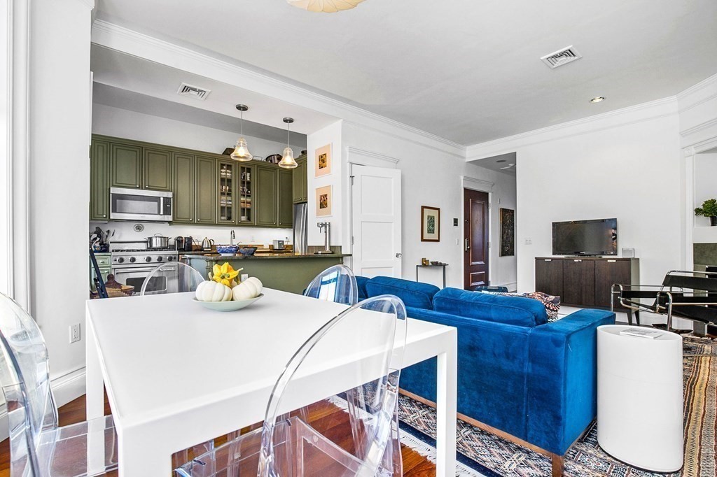 692 Tremont # 4, Boston Unit: 4