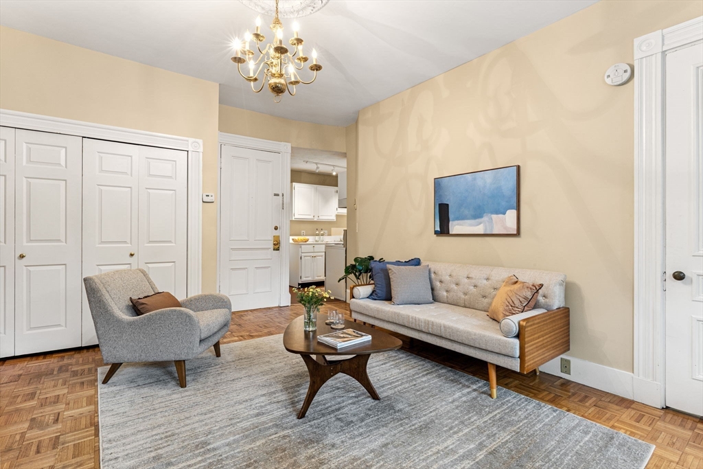 437 Marlborough Street # 21