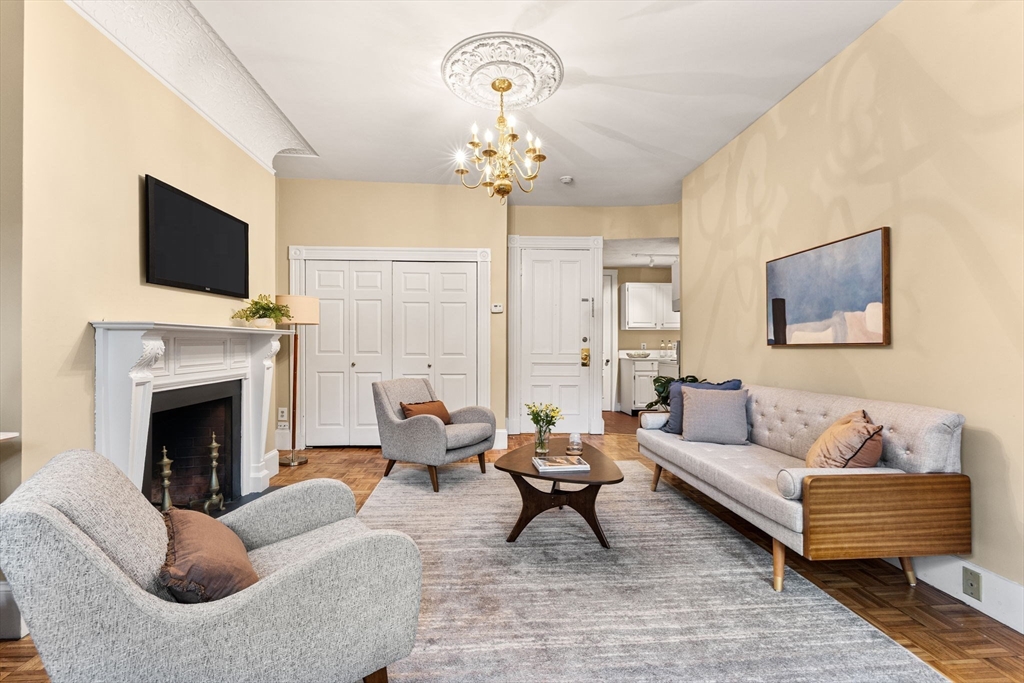 437 Marlborough Street # 21