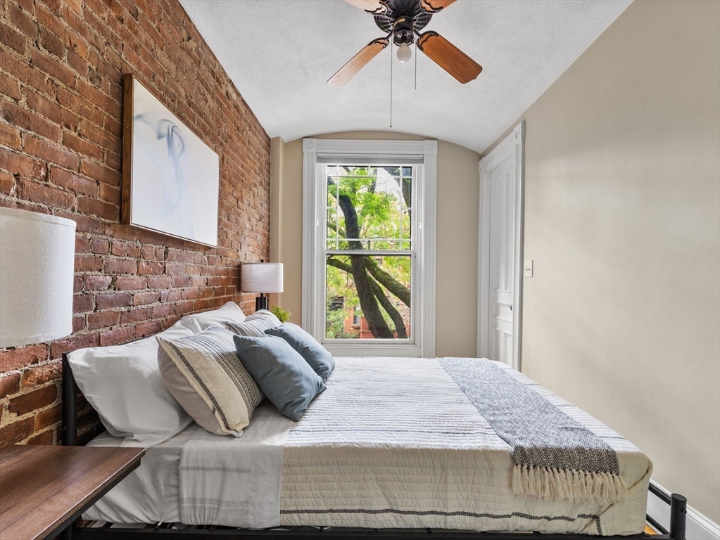 437 Marlborough Street # 21