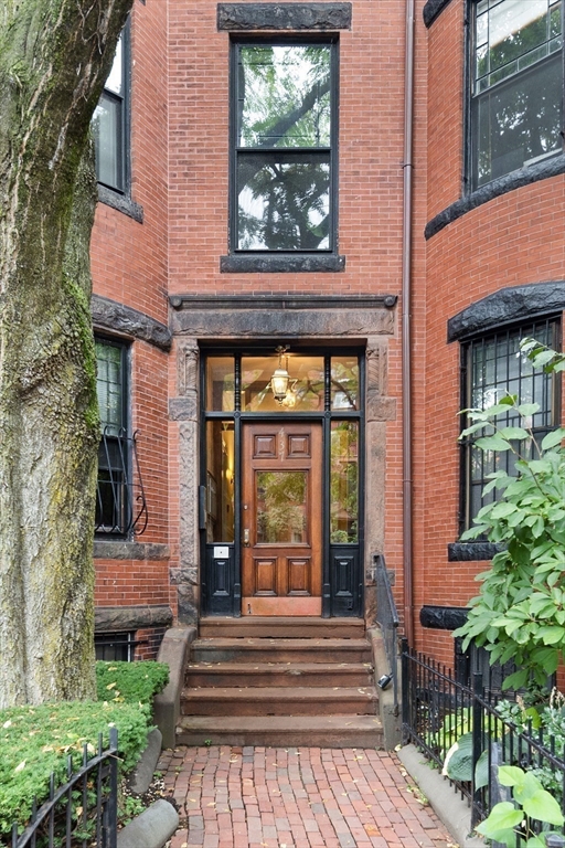 437 Marlborough Street # 21