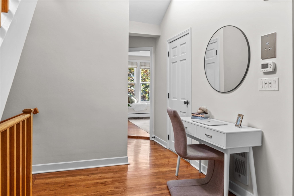 Renovated 2 Bed with Private Roof Deck