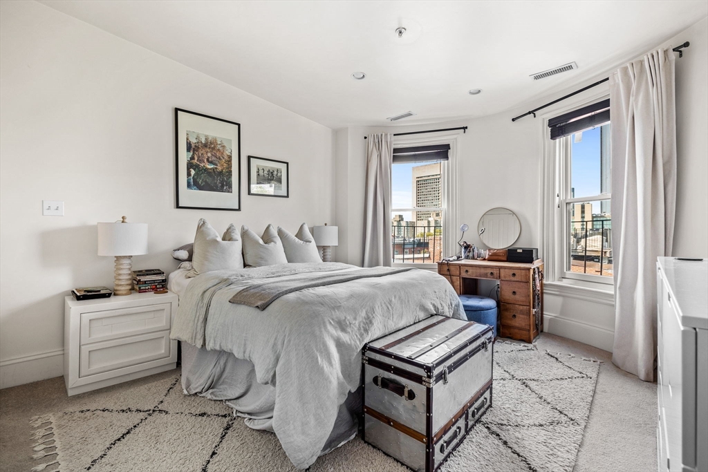 433 Columbus Ave # 4