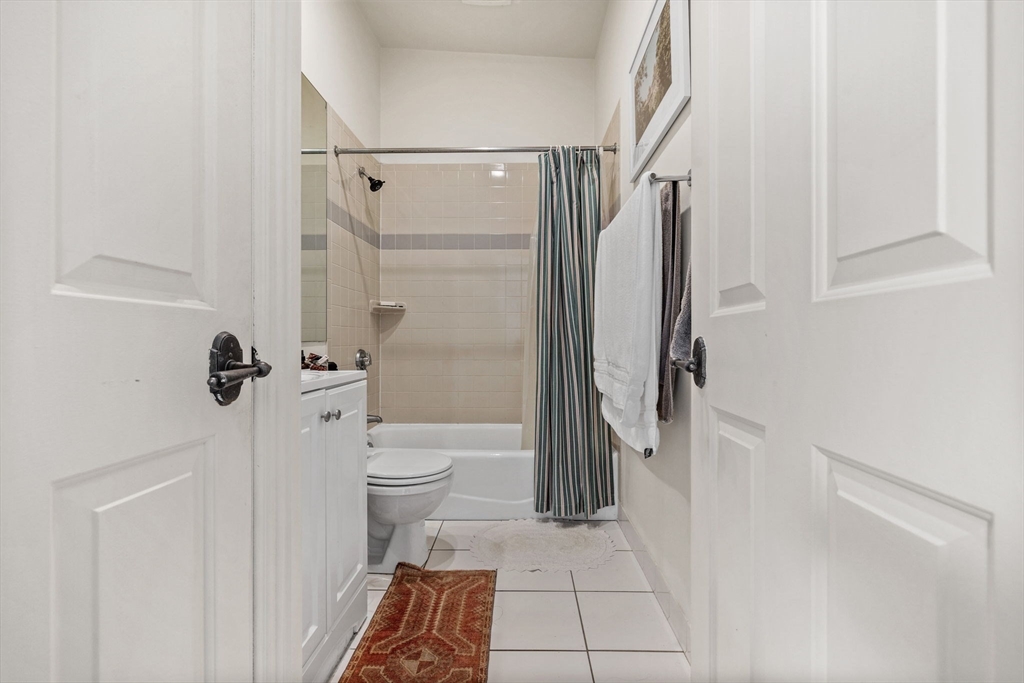 433 Columbus Ave # 4