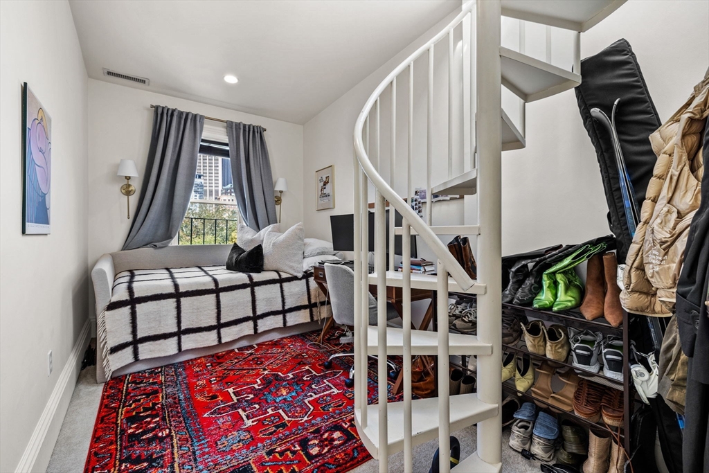 433 Columbus Ave # 4