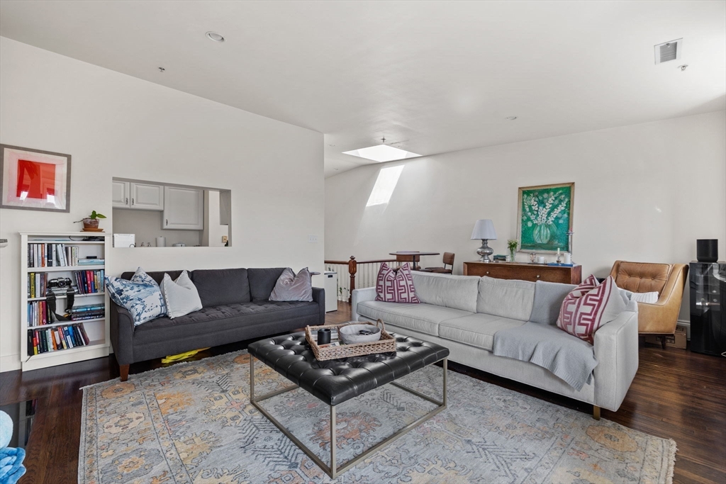 433 Columbus Ave # 4