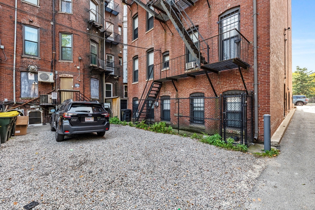 433 Columbus Ave # 4