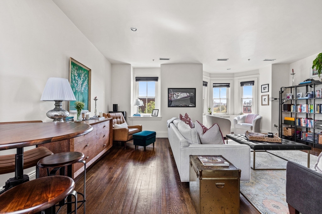 433 Columbus Ave # 4