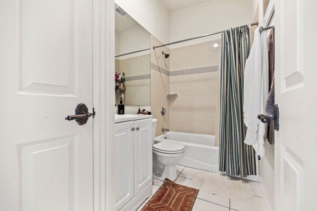 433 Columbus Ave # 4