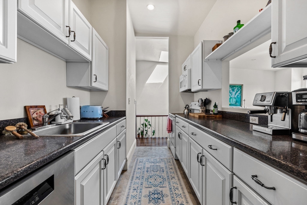 433 Columbus Ave # 4