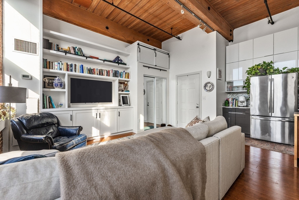 320 West 2nd St # 413