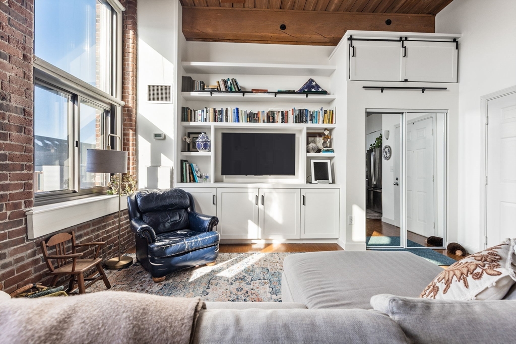 320 West 2nd St # 413