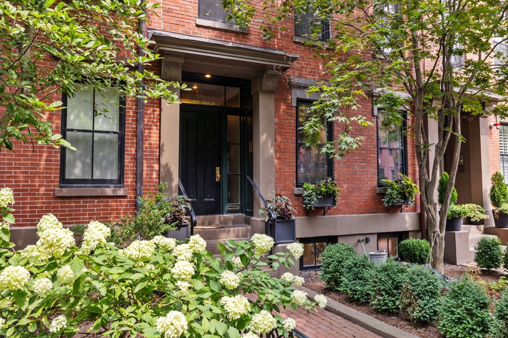 Parlor Duplex with Parking