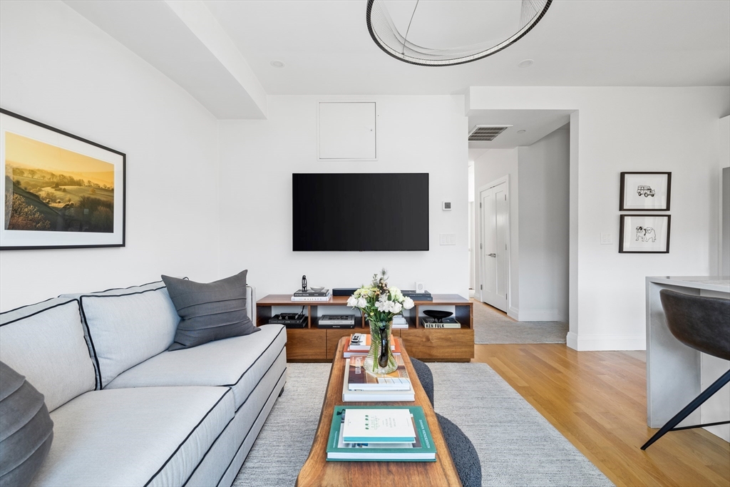 Renovated 2 Bed Penthouse