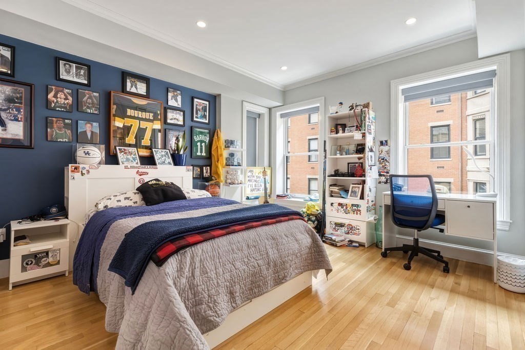 157 Newbury St # 3