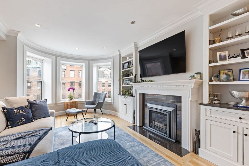 157 Newbury St # 3