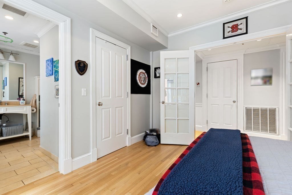 157 Newbury St # 3