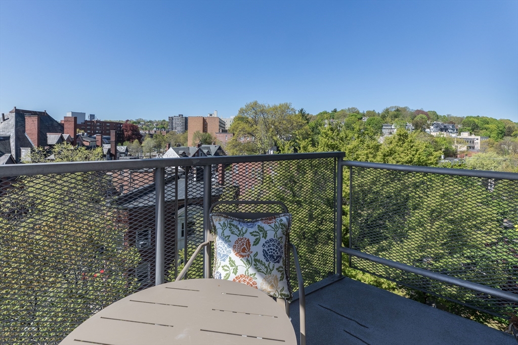 19 Winchester St # 711