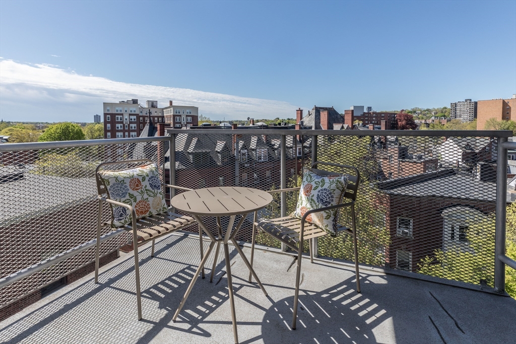 19 Winchester St # 711