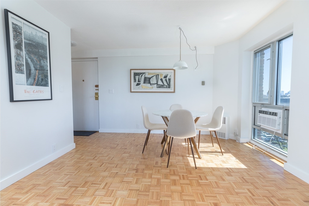 19 Winchester St # 711