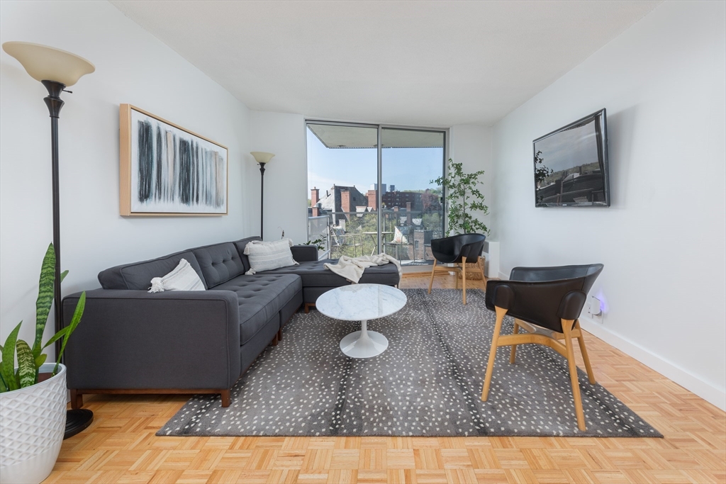 19 Winchester St # 711