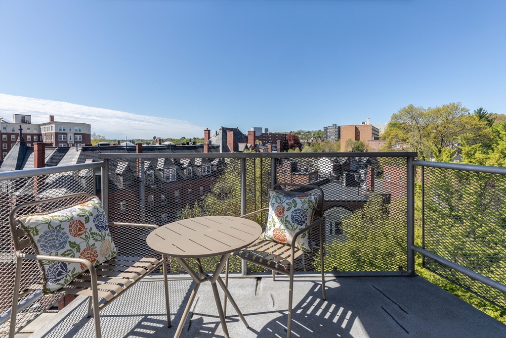 19 Winchester St # 711