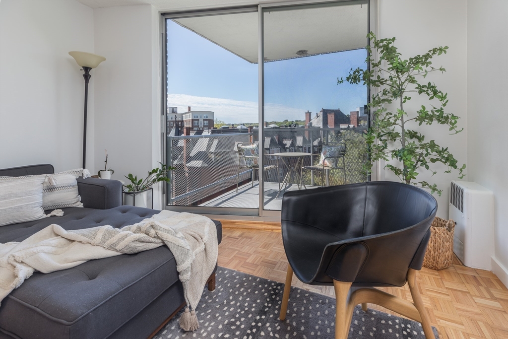 19 Winchester St # 711