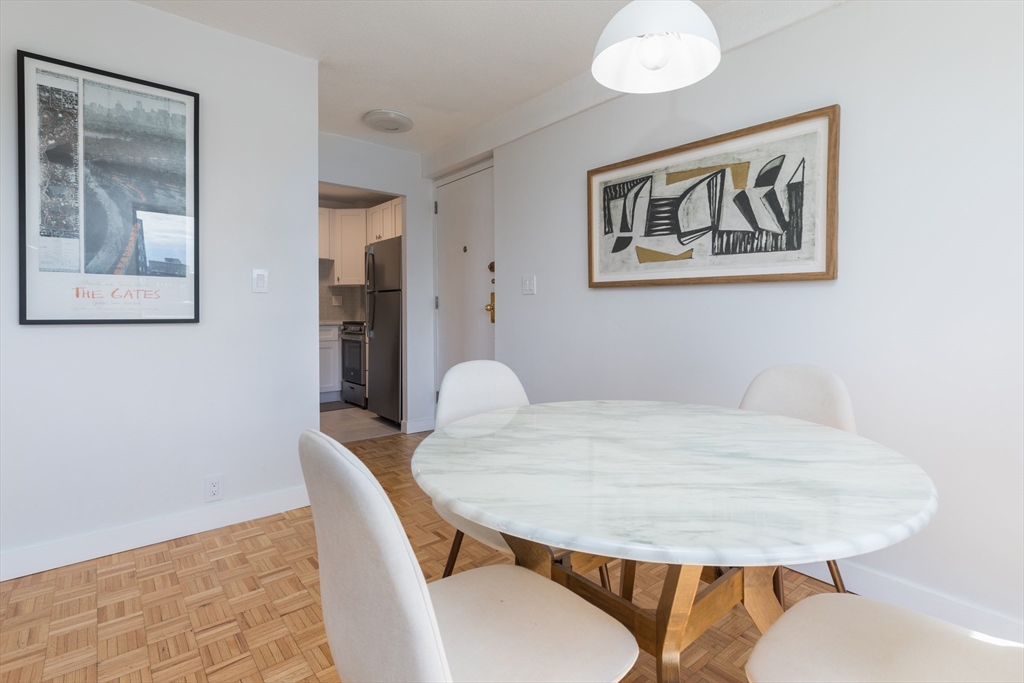 19 Winchester St # 711