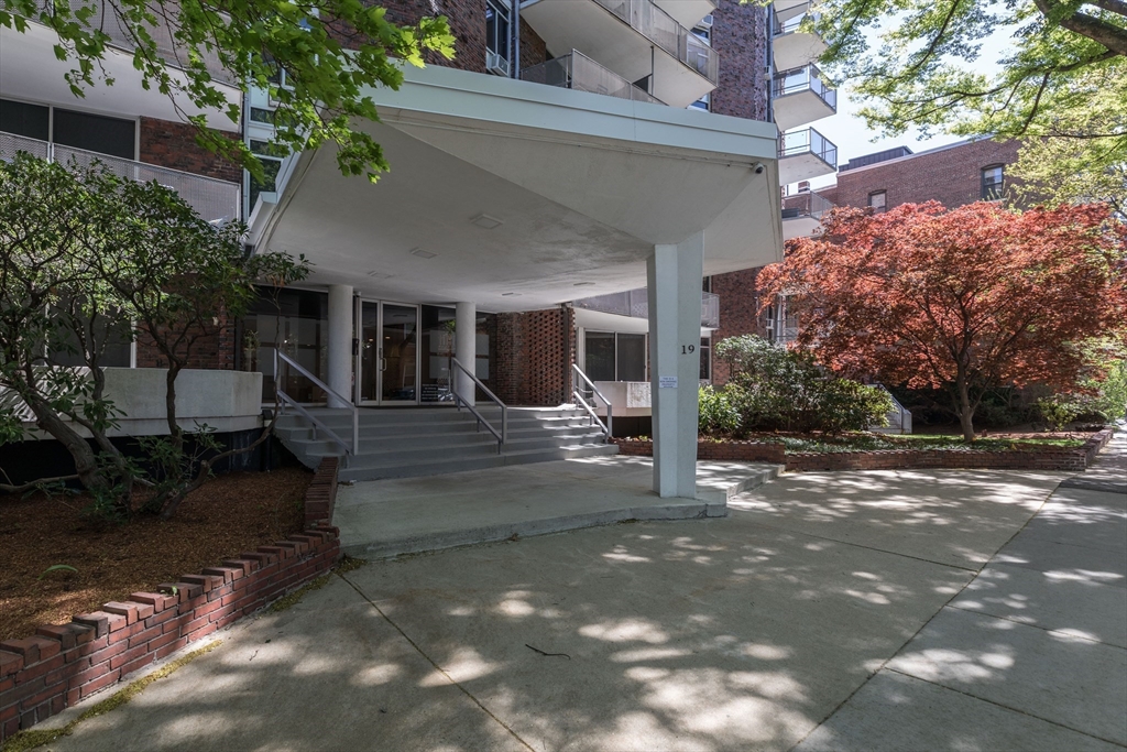 19 Winchester St # 711