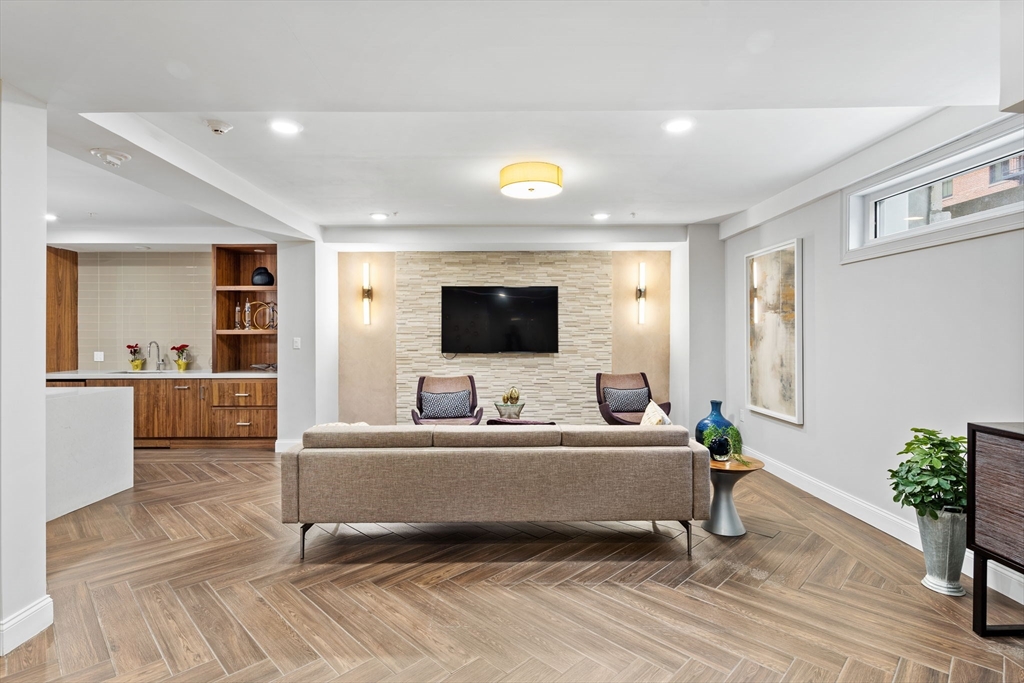 771 Harrison Ave. # 309