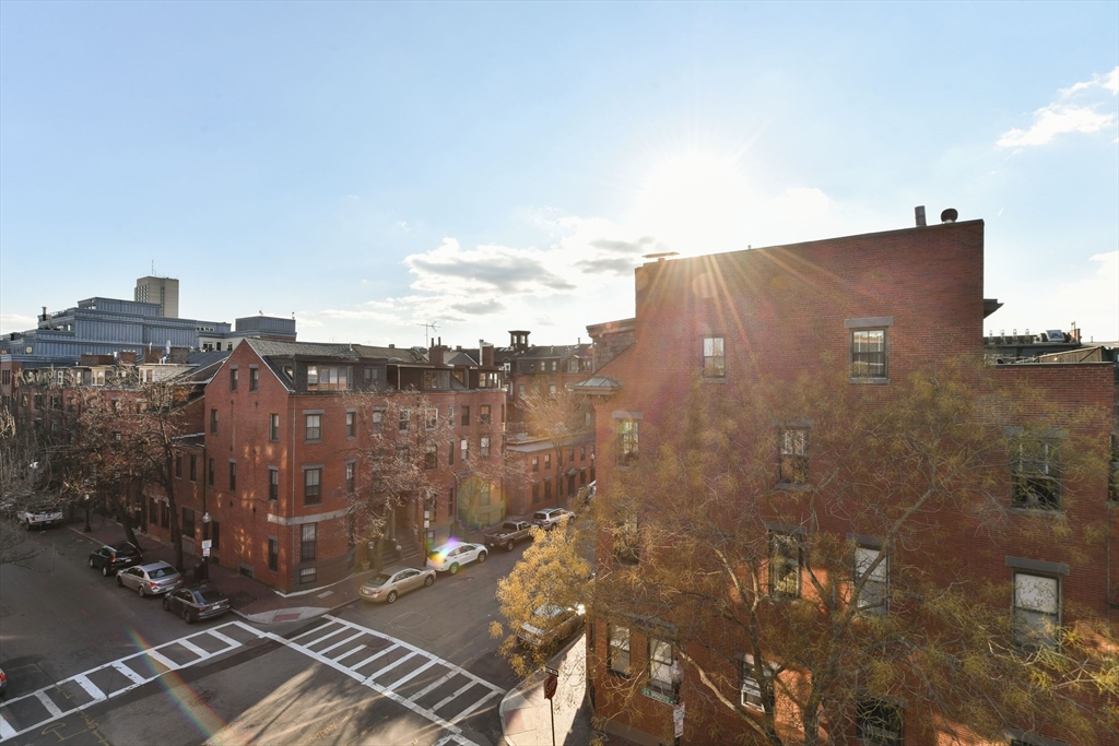 101 W. Springfield St # 4