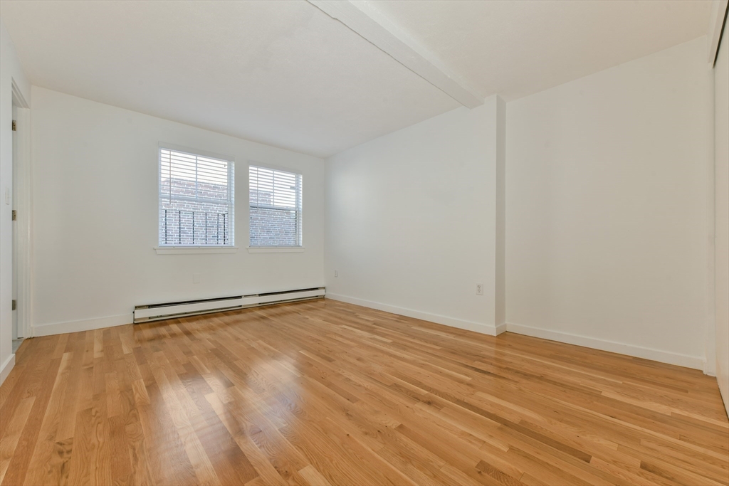 101 W. Springfield St # 4