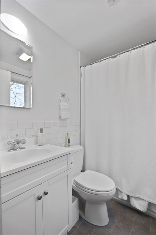 101 W. Springfield St # 4