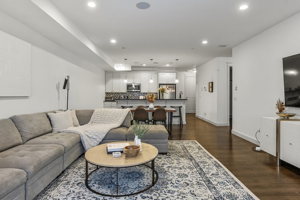 350 W 2nd St # 2