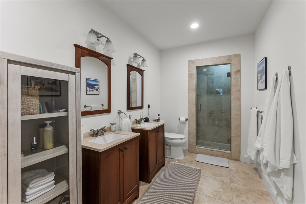 350 W 2nd St # 2