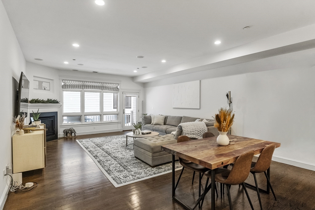 350 W 2nd St # 2