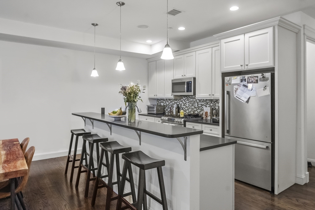 350 W 2nd St # 2