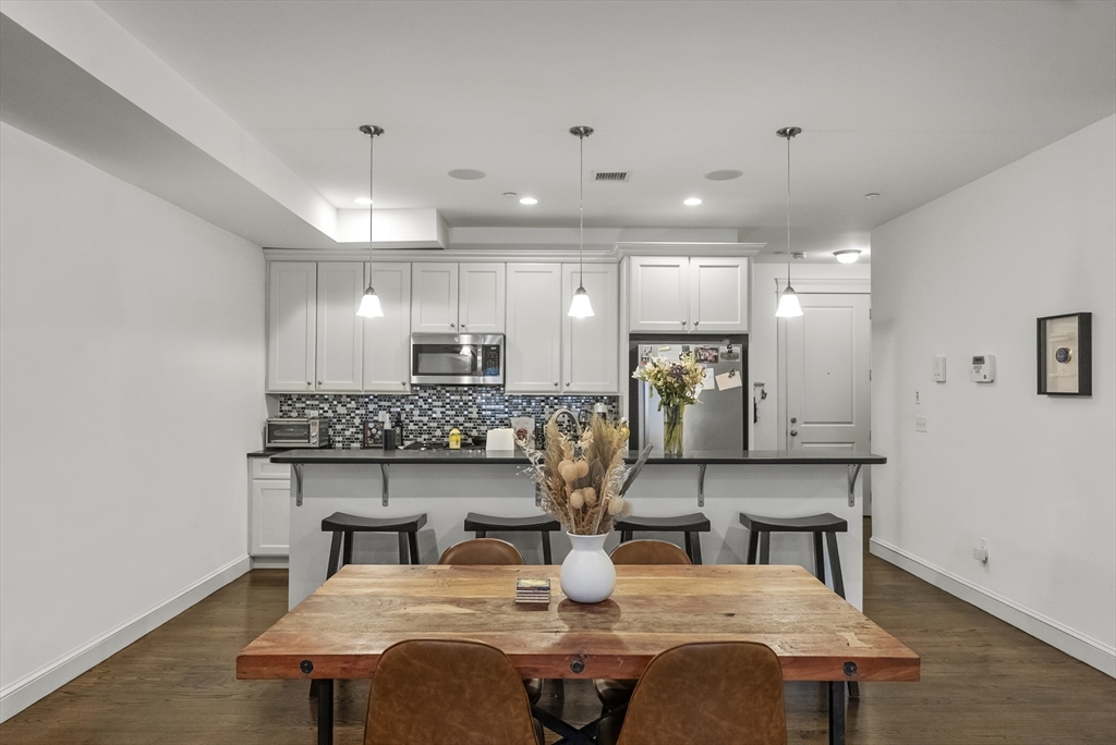 350 W 2nd St # 2