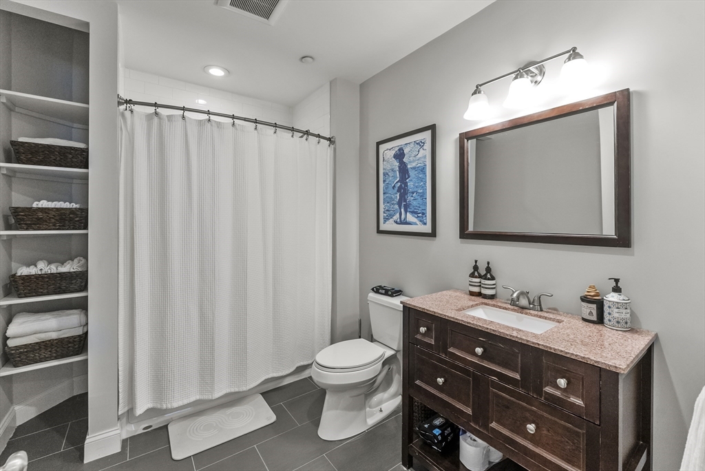 350 W 2nd St # 2